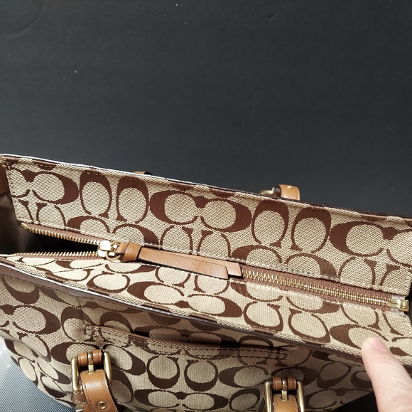 Coach brown gold trim bag great size holds plenty - Picture 8 of 8